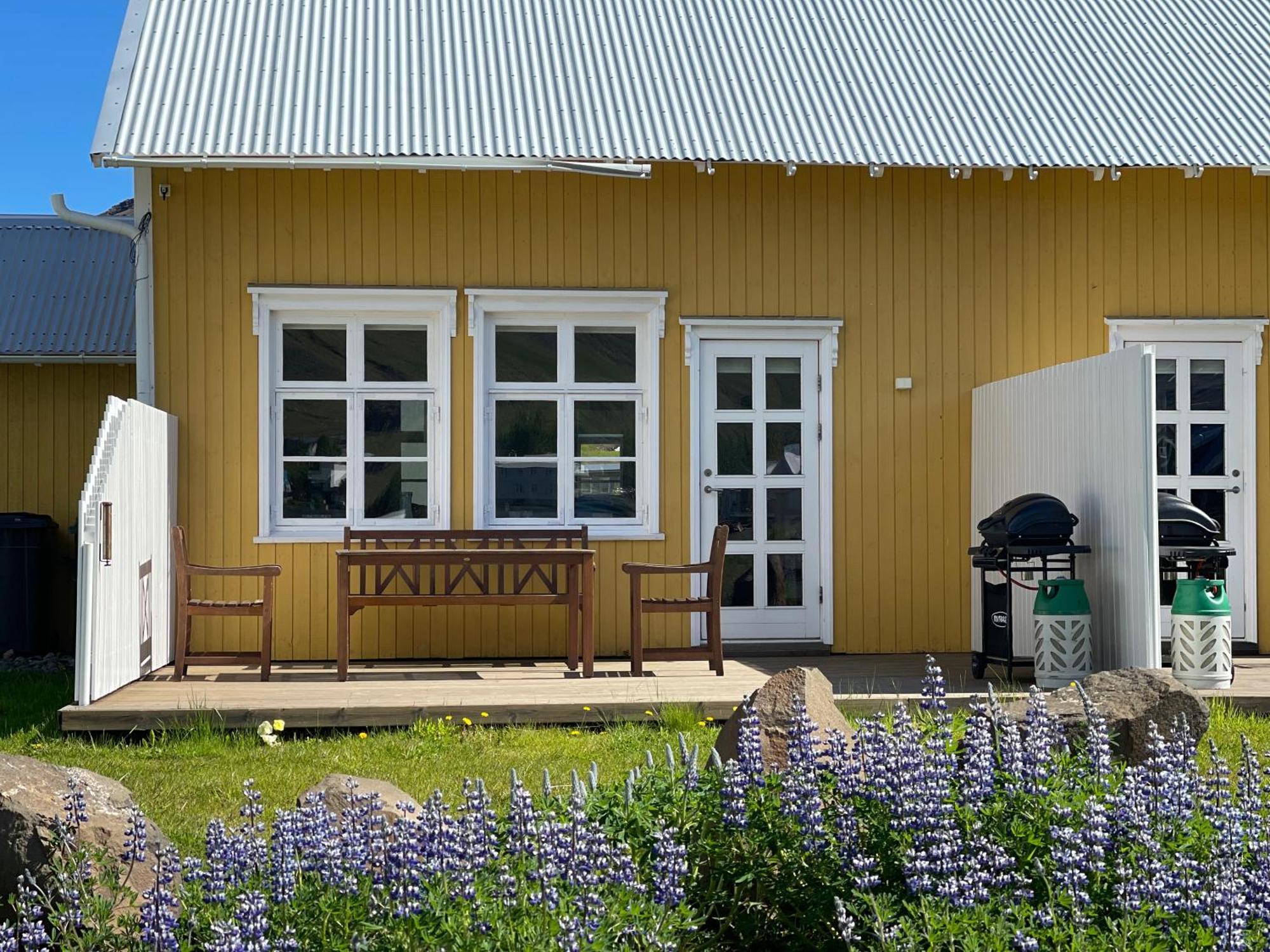 Lonsleira Apartments Сейдисфьордюр Экстерьер фото